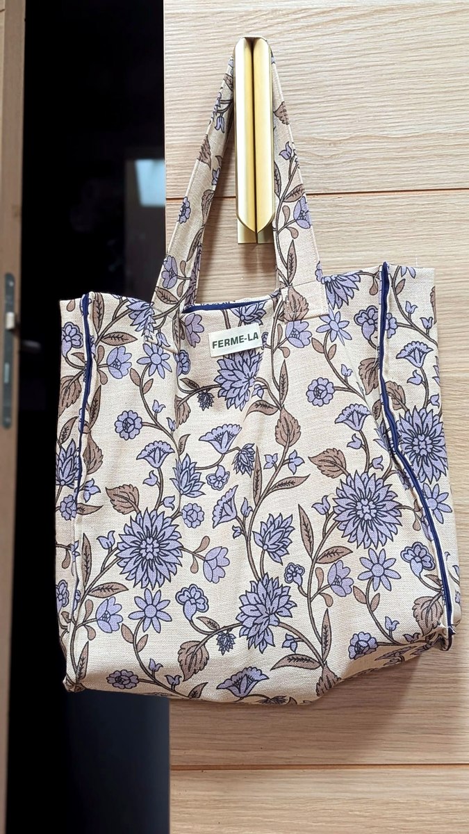 Tote bag luxe FermeLa, tissu fleuri bleu